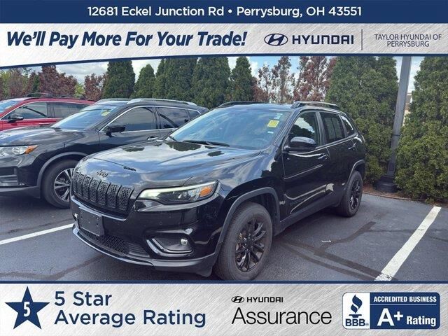 2023 Jeep Cherokee Altitude Lux — photo 1 of 13