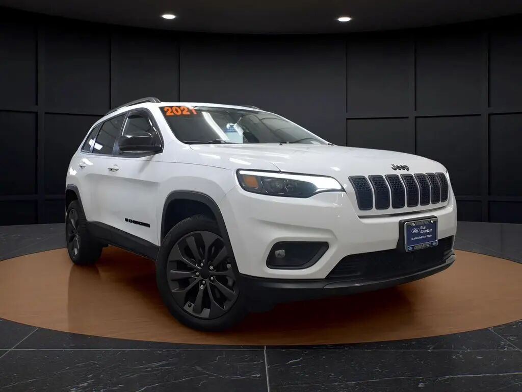 2021 Jeep Cherokee Latitude Lux — photo 1 of 14