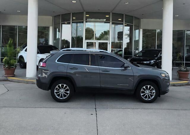 2021 Jeep Cherokee Latitude Lux — photo 1 of 27