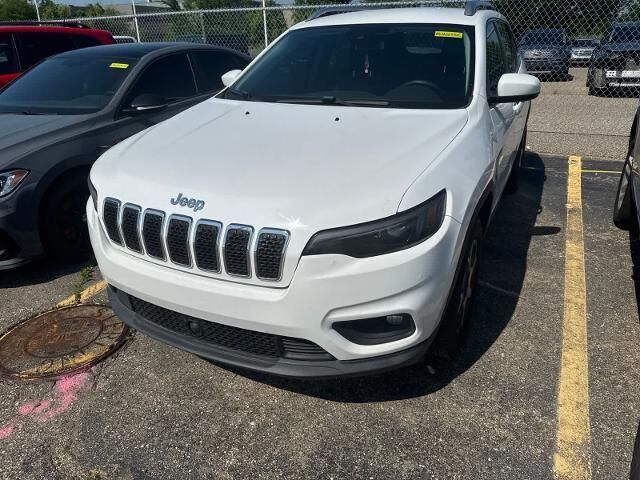 2021 Jeep Cherokee Latitude Lux — photo 1 of 13
