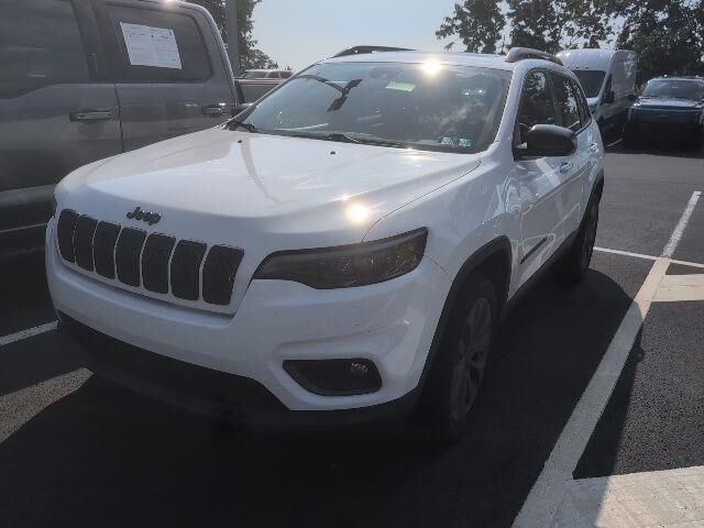 2021 Jeep Cherokee Latitude Lux — photo 1 of 27