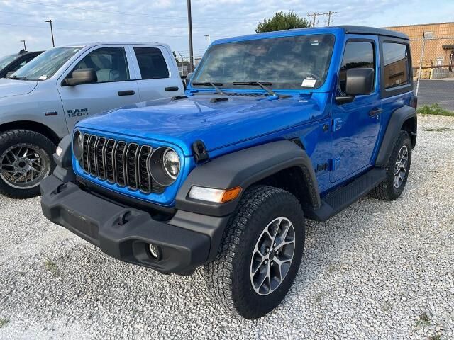 2024 Jeep Wrangler Sport — photo 1 of 15