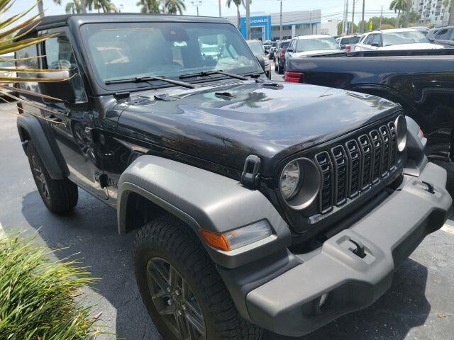 2024 Jeep Wrangler Sport — photo 1 of 26