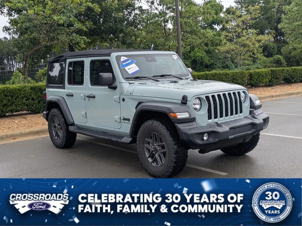 2024 Jeep Wrangler Sport — photo 1 of 13
