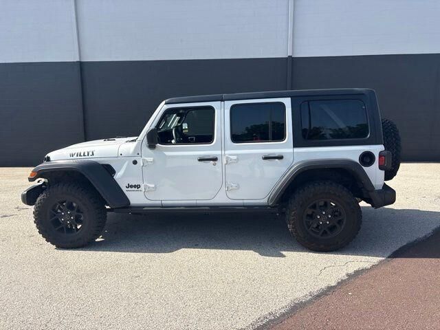 2024 Jeep Wrangler Sport — photo 1 of 14
