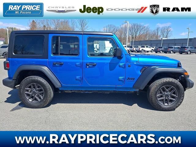 2025 Jeep Wrangler Sport — photo 1 of 13