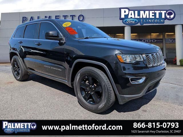 2019 Jeep Grand Cherokee Laredo — photo 1 of 13