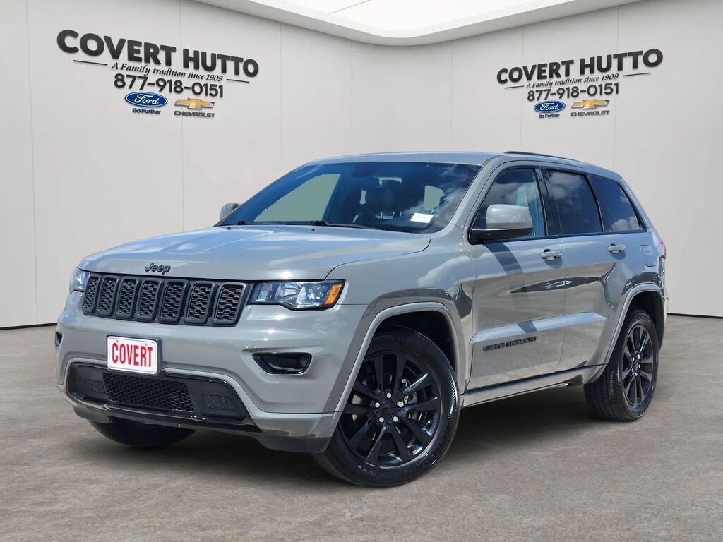 2019 Jeep Grand Cherokee Laredo — photo 1 of 13