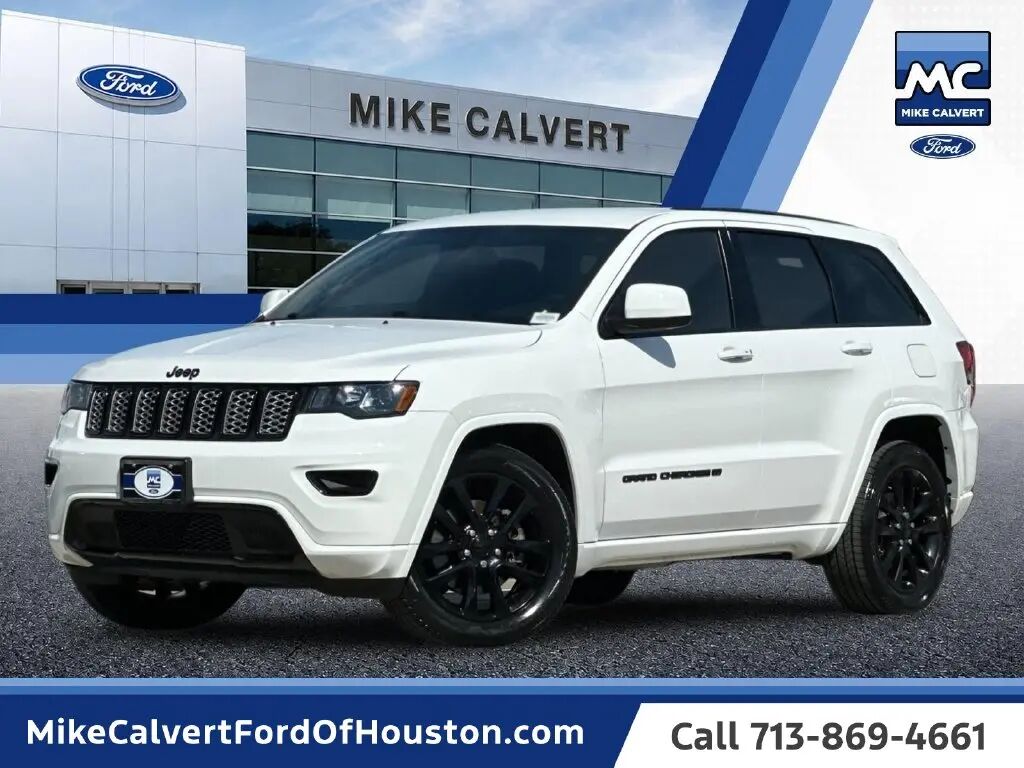 2022 Jeep Grand Cherokee WK Laredo E — photo 1 of 13