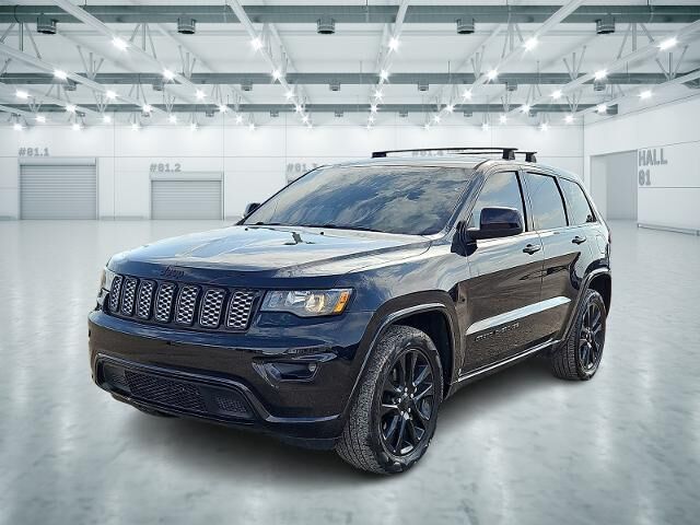 2018 Jeep Grand Cherokee Laredo — photo 1 of 13