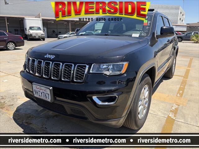 2019 Jeep Grand Cherokee Laredo — photo 1 of 17