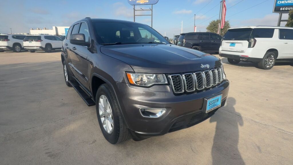 2021 Jeep Grand Cherokee Laredo E 4x2 — photo 1 of 7
