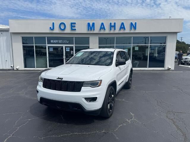 2021 Jeep Grand Cherokee Laredo E — photo 1 of 26