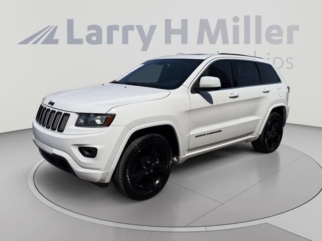 2015 Jeep Grand Cherokee Laredo — photo 1 of 13