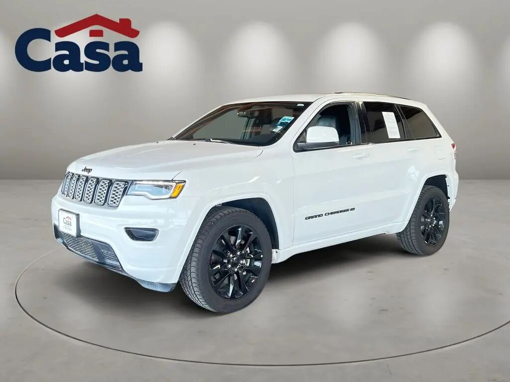 2022 Jeep Grand Cherokee WK Laredo E — photo 1 of 13