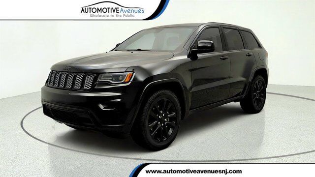 2022 Jeep Grand Cherokee WK Laredo X — photo 1 of 27