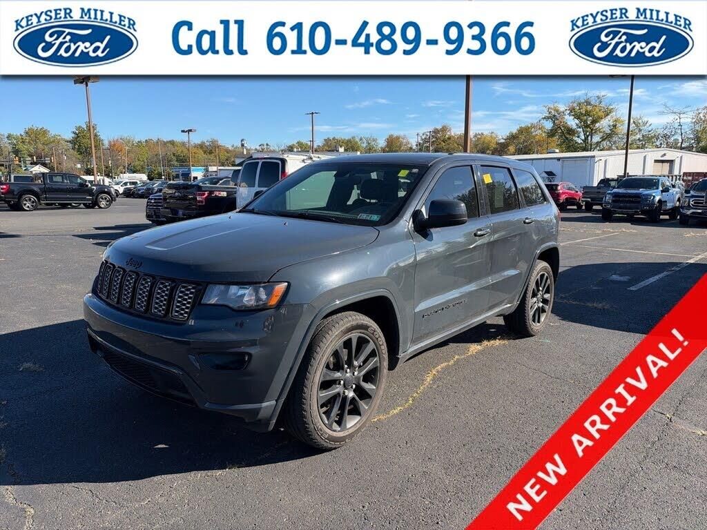 2018 Jeep Grand Cherokee Laredo — photo 1 of 1
