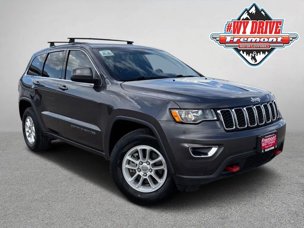 2019 Jeep Grand Cherokee Laredo E — photo 1 of 1