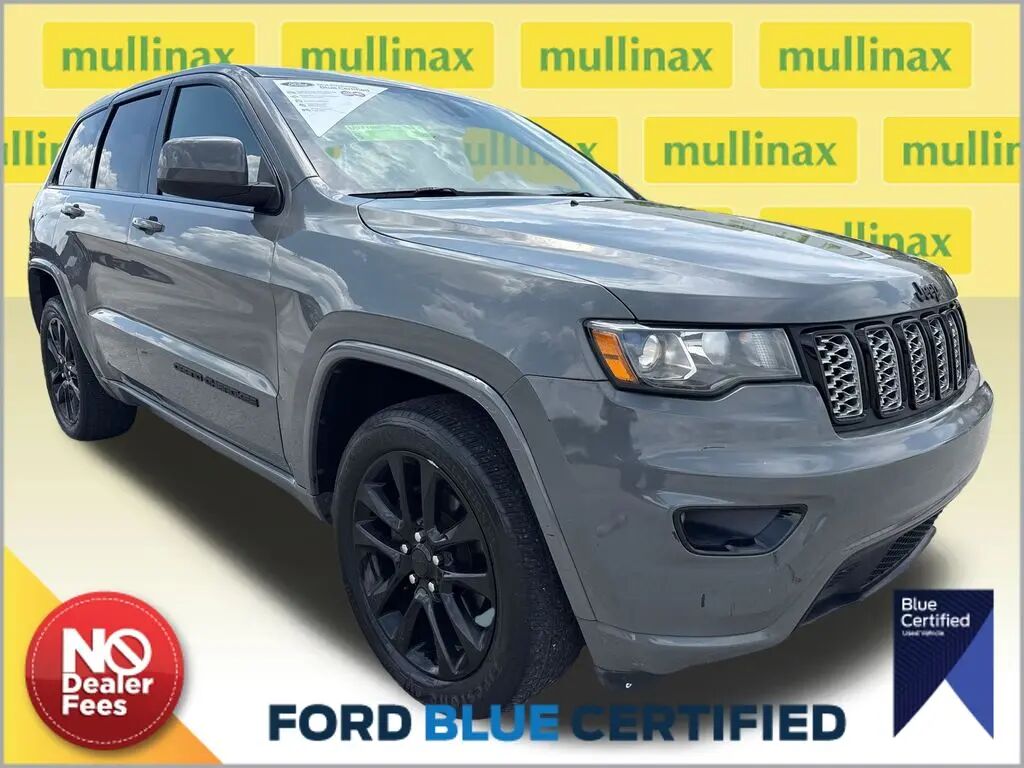 2020 Jeep Grand Cherokee Laredo — photo 1 of 24
