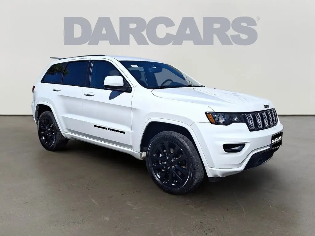2022 Jeep Grand Cherokee WK Laredo E — photo 1 of 15