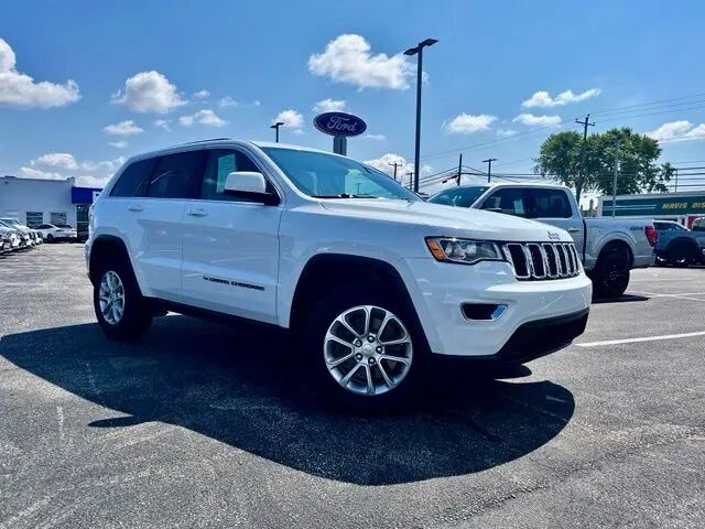 2022 Jeep Grand Cherokee WK Laredo E — photo 1 of 26