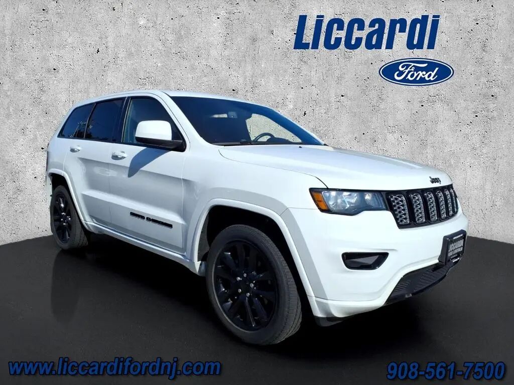 2019 Jeep Grand Cherokee Laredo — photo 1 of 13