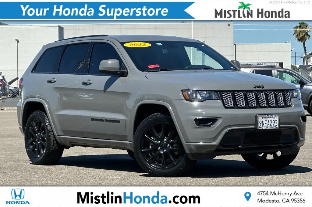 2022 Jeep Grand Cherokee WK Laredo X — photo 1 of 13