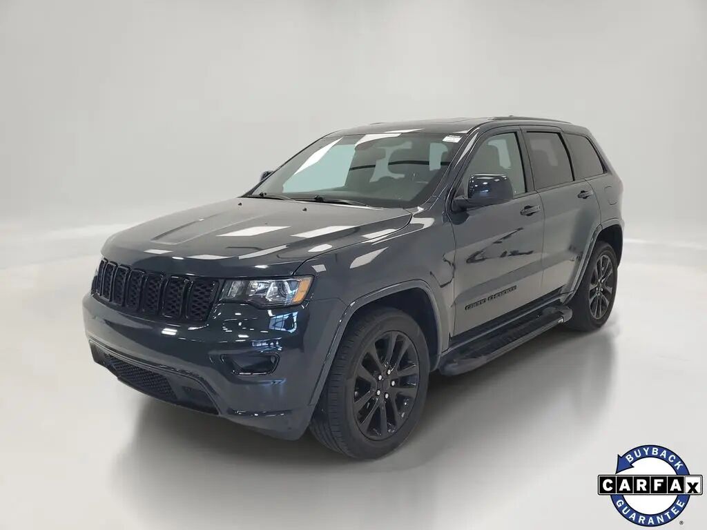 2018 Jeep Grand Cherokee Altitude — photo 1 of 12