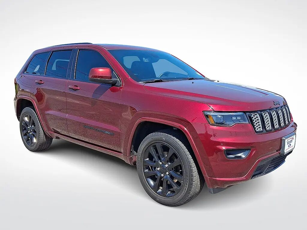 2019 Jeep Grand Cherokee Laredo — photo 1 of 31