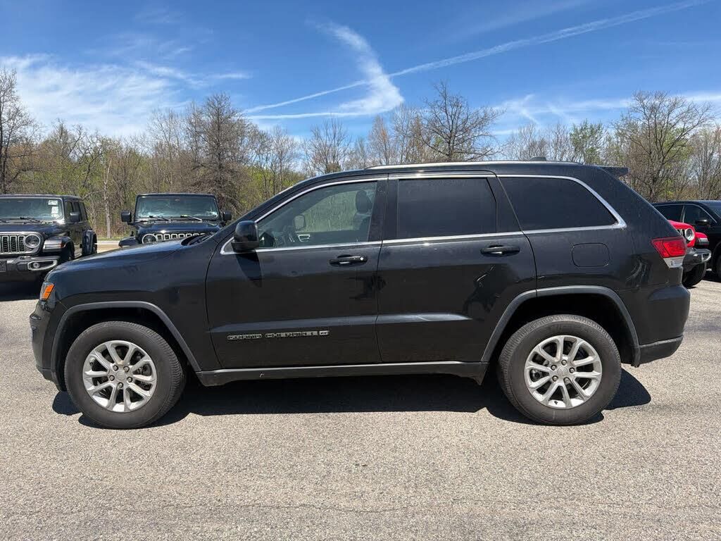 2022 Jeep Grand Cherokee WK Laredo E — photo 1 of 1