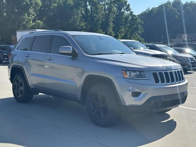 2015 Jeep Grand Cherokee Laredo — photo 1 of 13