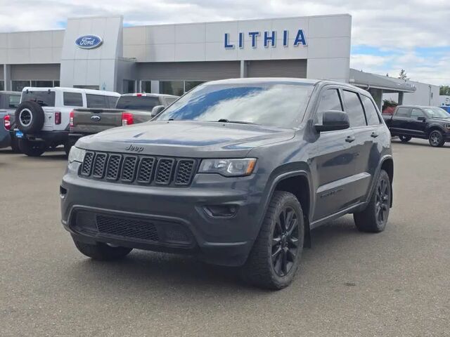 2017 Jeep Grand Cherokee Laredo — photo 1 of 13