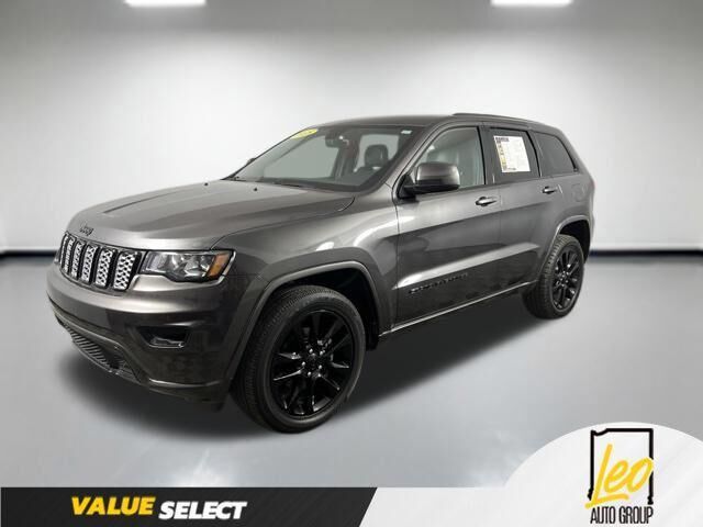 2018 Jeep Grand Cherokee Altitude — photo 1 of 13