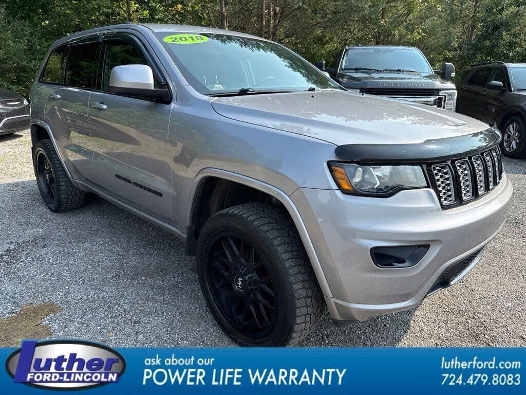 2018 Jeep Grand Cherokee Laredo — photo 1 of 2