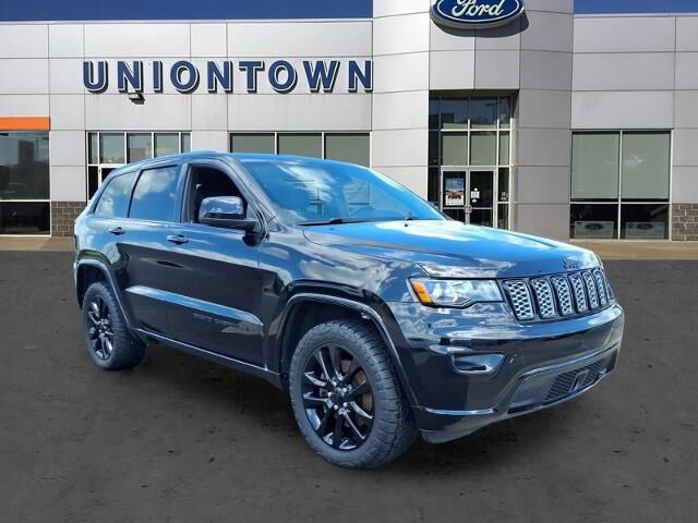 2021 Jeep Grand Cherokee Laredo E — photo 1 of 13
