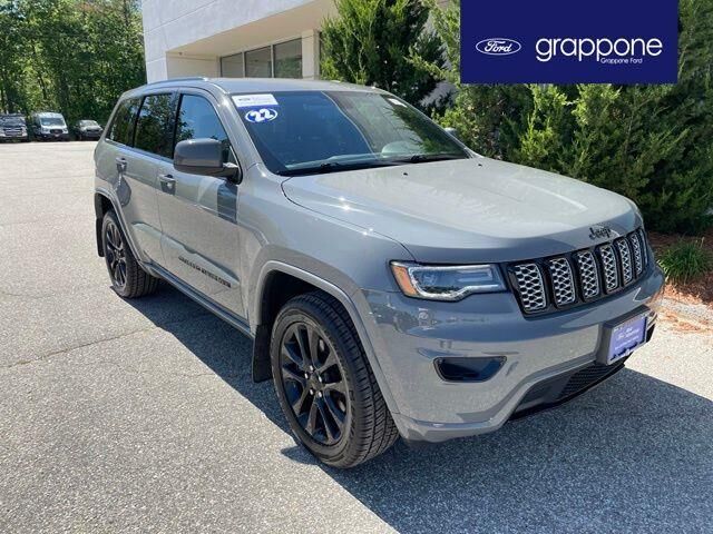 2022 Jeep Grand Cherokee WK Laredo E — photo 1 of 10