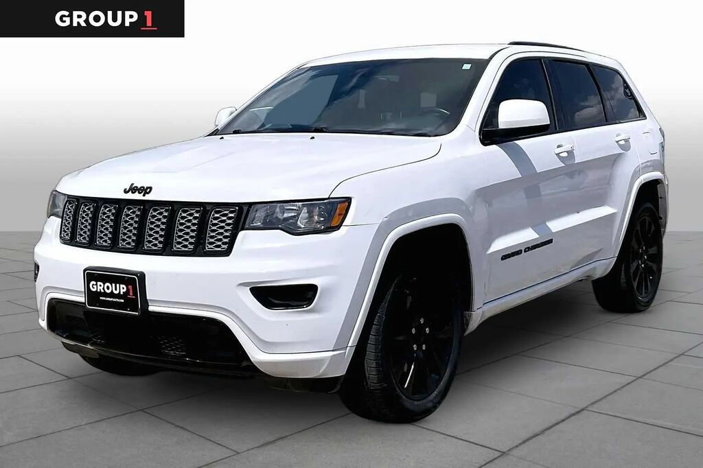2018 Jeep Grand Cherokee Laredo — photo 1 of 13