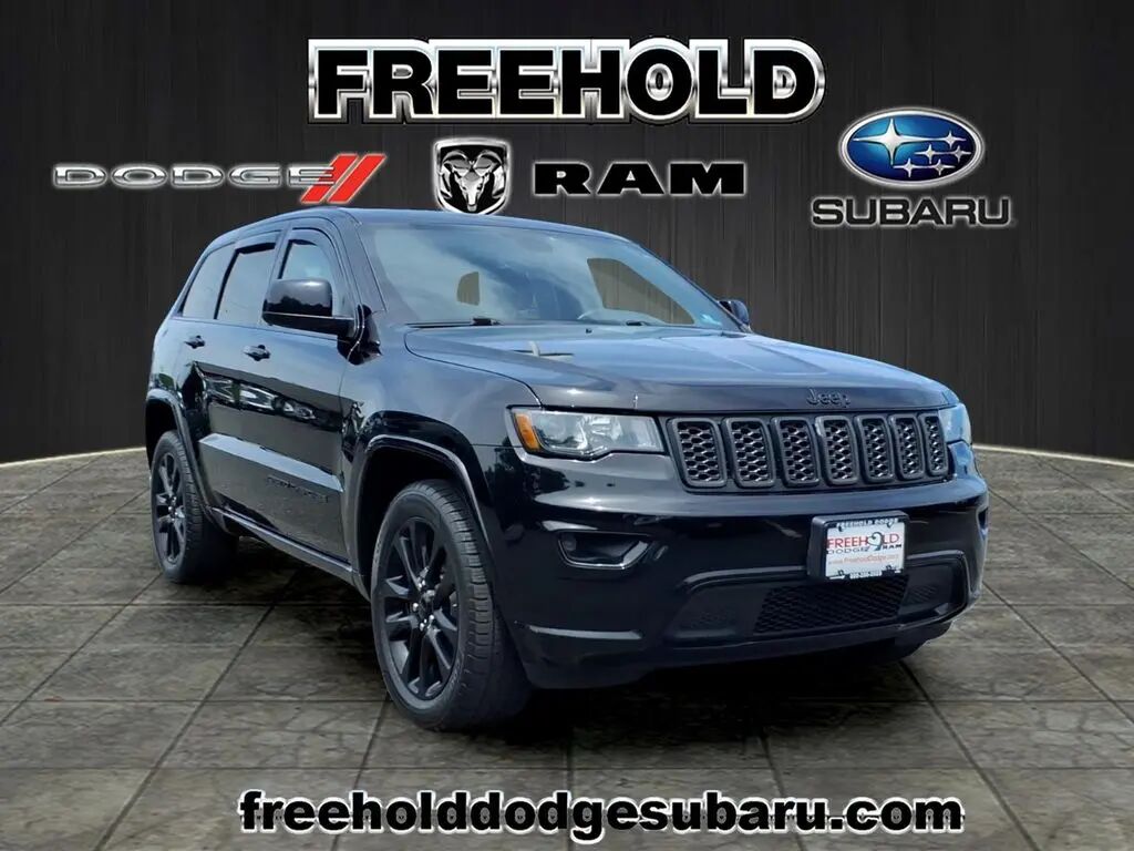 2018 Jeep Grand Cherokee Altitude — photo 1 of 13