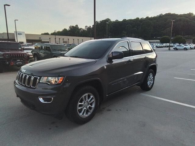 2020 Jeep Grand Cherokee Laredo — photo 1 of 1