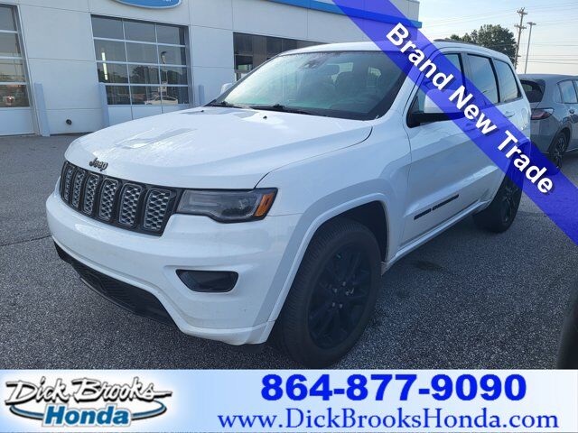 2022 Jeep Grand Cherokee WK Laredo X 4x4 — photo 1 of 13