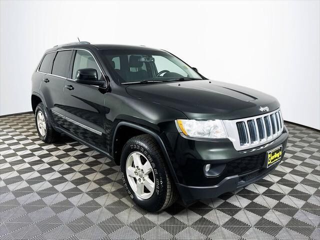 2012 Jeep Grand Cherokee Laredo — photo 1 of 13