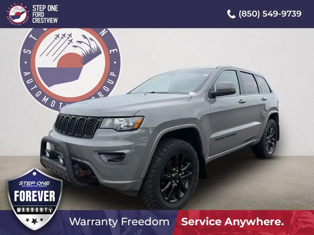 2019 Jeep Grand Cherokee Laredo — photo 1 of 12