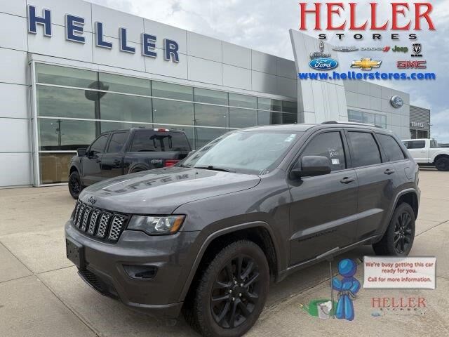 2021 Jeep Grand Cherokee Laredo E — photo 1 of 13