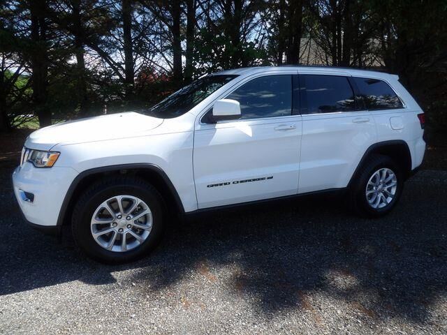 2022 Jeep Grand Cherokee WK Laredo E — photo 1 of 13
