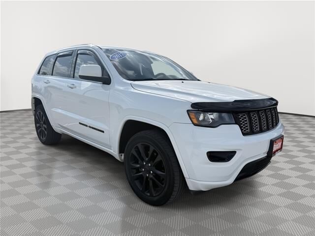 2017 Jeep Grand Cherokee Laredo — photo 1 of 13