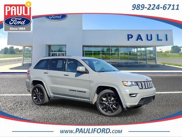2022 Jeep Grand Cherokee WK Laredo E — photo 1 of 13