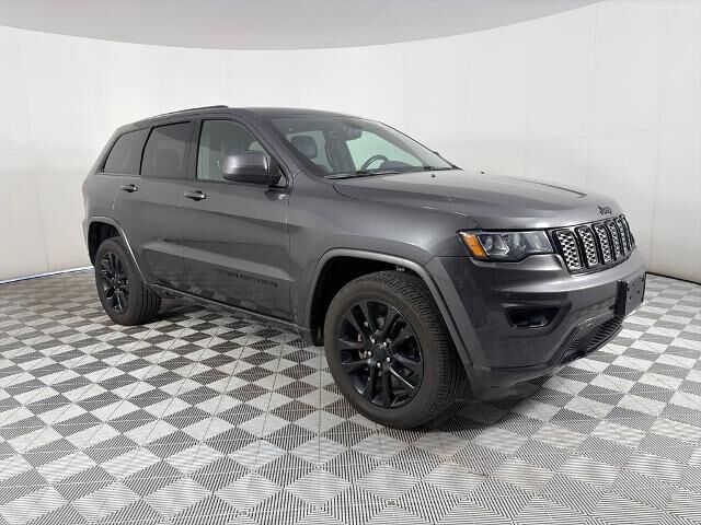 2018 Jeep Grand Cherokee Laredo — photo 1 of 13