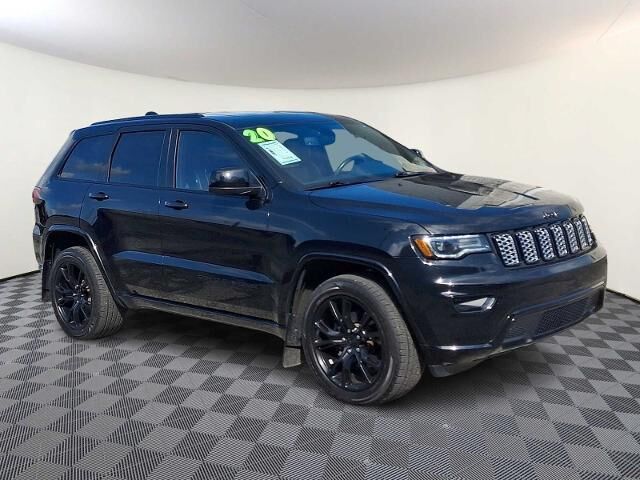 2020 Jeep Grand Cherokee Laredo — photo 1 of 26
