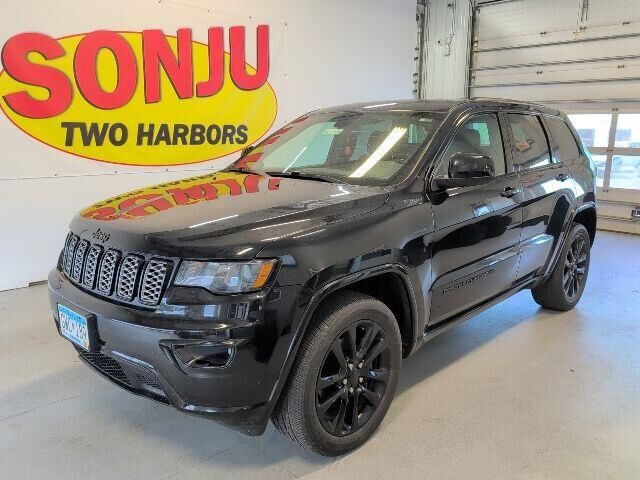 2021 Jeep Grand Cherokee Laredo X — photo 1 of 37
