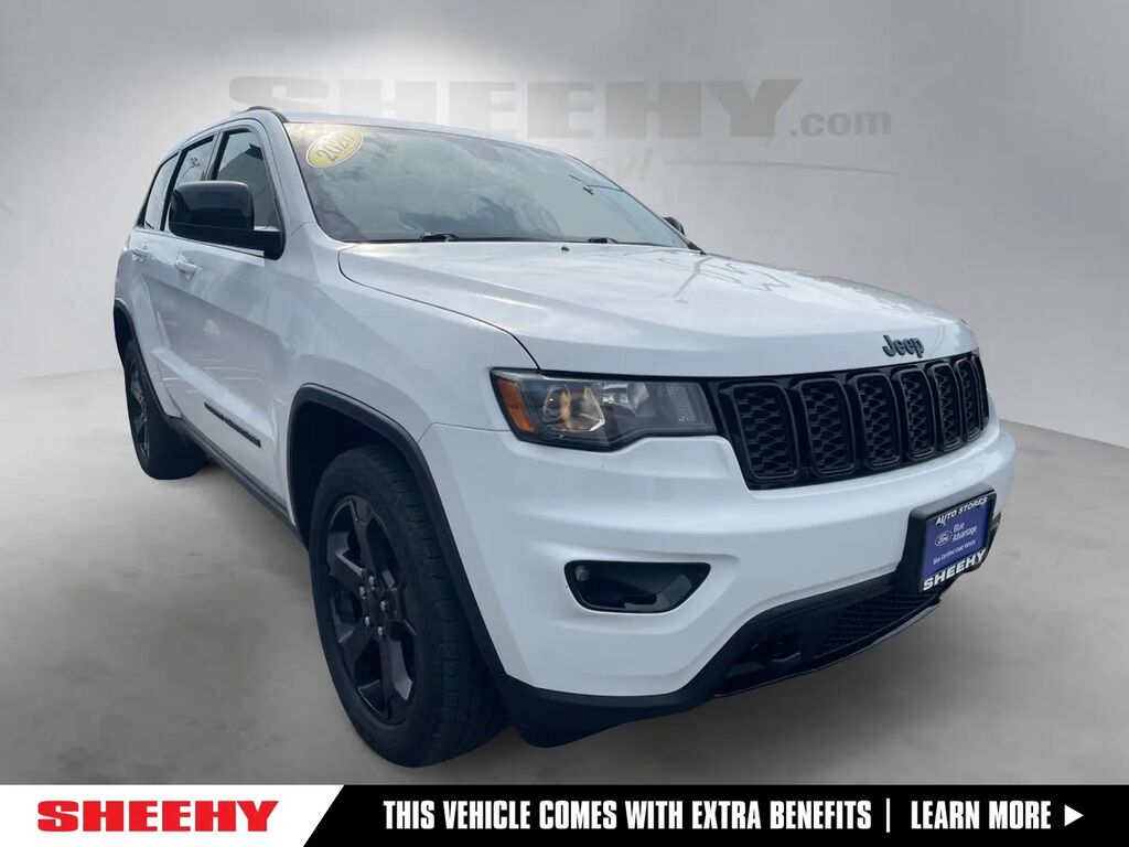 2020 Jeep Grand Cherokee Laredo — photo 1 of 52